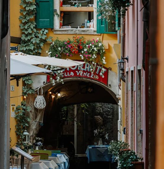 1°_ dolce_mattino_alla_scoperta_del_borgo_garda